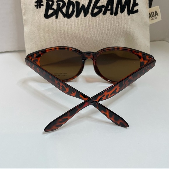 TORTOISE FRAME SUNGLASSES - Picture 5 of 7